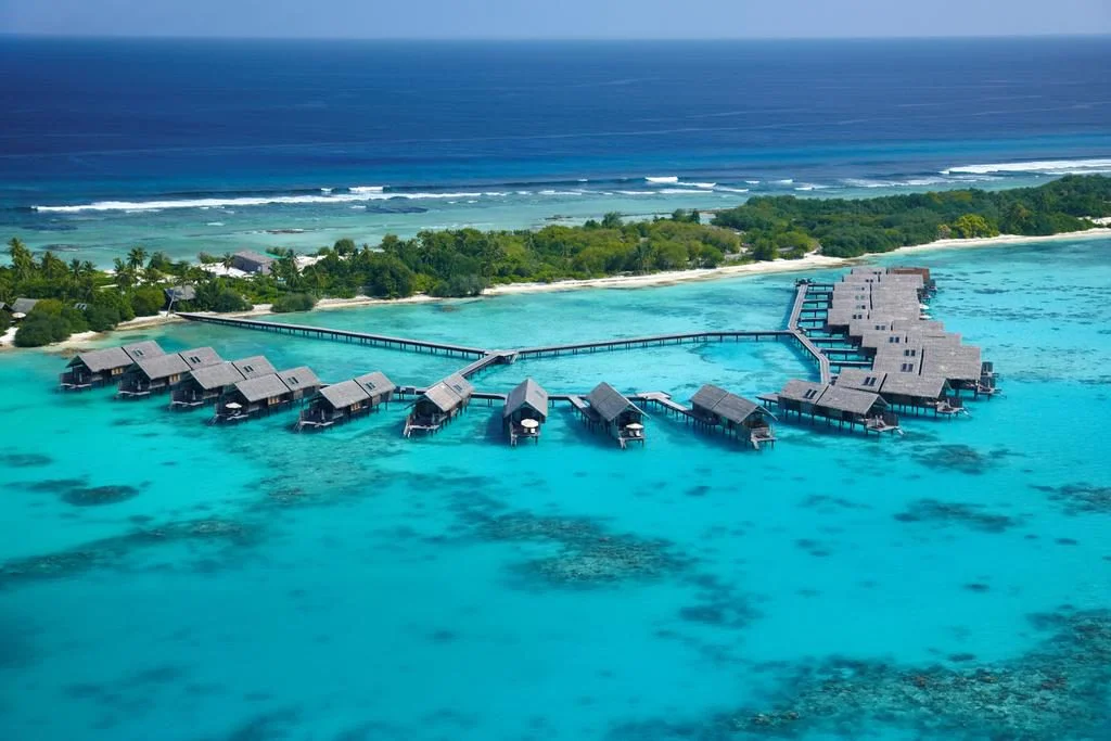 maldives hotels on water