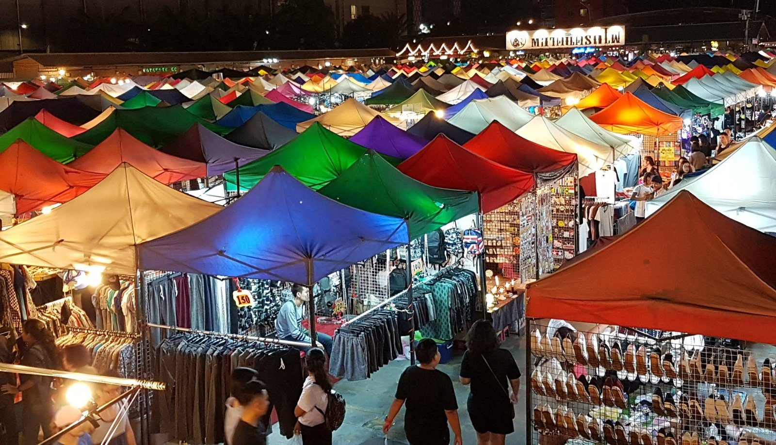 How to survive street markets in Southeast Asia like a pro