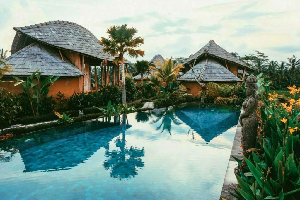 6 Romantic Hotels in Bali with Stunning Views 50 Poll villas ubud