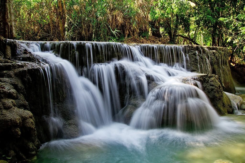 kuang si waterfalls laos