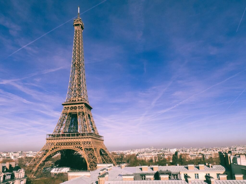 eiffel tower iconic place