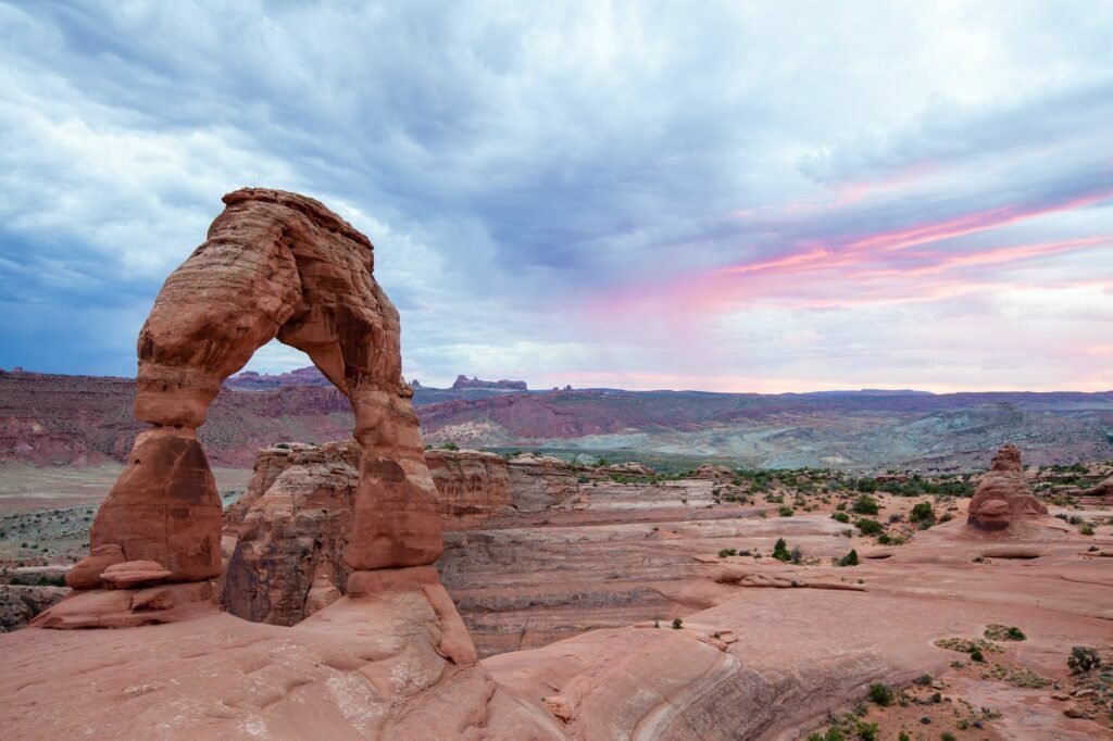 famous delicate arch in utah 